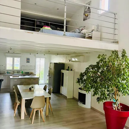 Apartamento Large, Bright Loft With Mezzanine *
