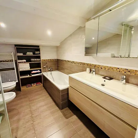 Large, Bright Loft With Mezzanine