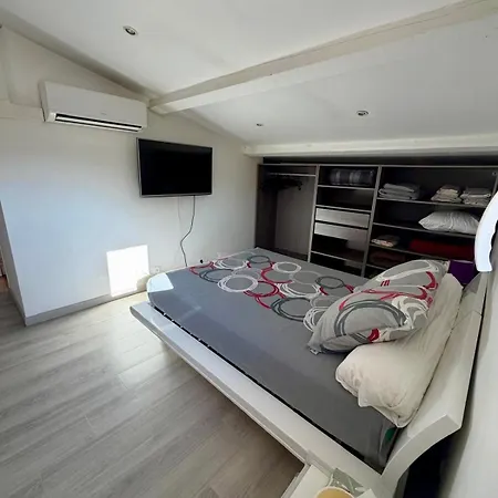 Large, Bright Loft With Mezzanine Apartamento Cannes