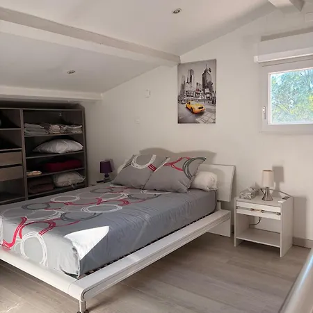 Apartamento Large, Bright Loft With Mezzanine Cannes